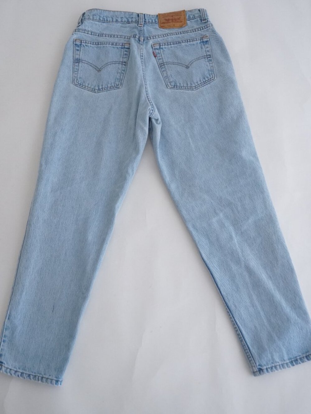 VTG '90s Levi’s 521 Light Wash High Waisted Mom Denim Tapered Leg Jeans 12 L